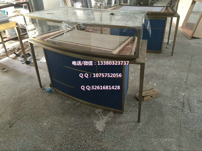 弧形卡地亚珠宝展柜 弧形卡地亚珠宝展柜