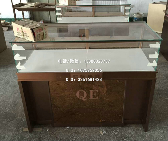 汕头麒隆珠宝展示柜制作完工交付