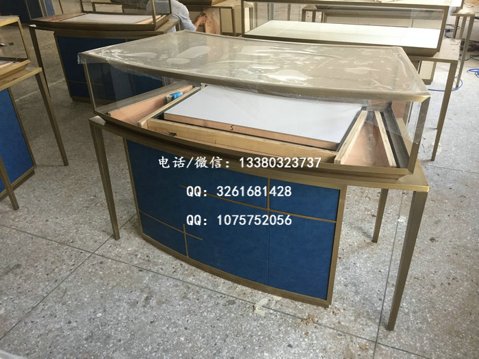不锈钢展柜图片（带底柜）