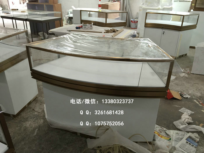 弧形珠宝展柜