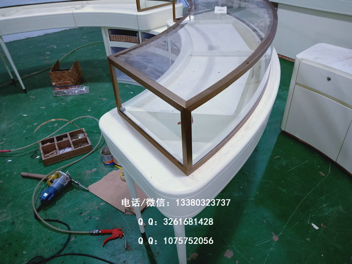 弧形珠宝展示柜