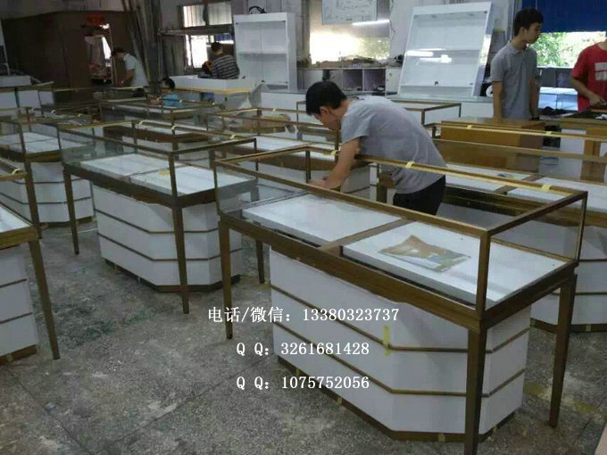 如何设计出独特魅力的不锈钢珠宝展柜