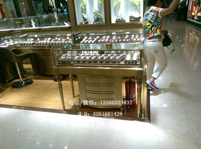 不锈钢珠宝展柜是珠宝店必备的柜台