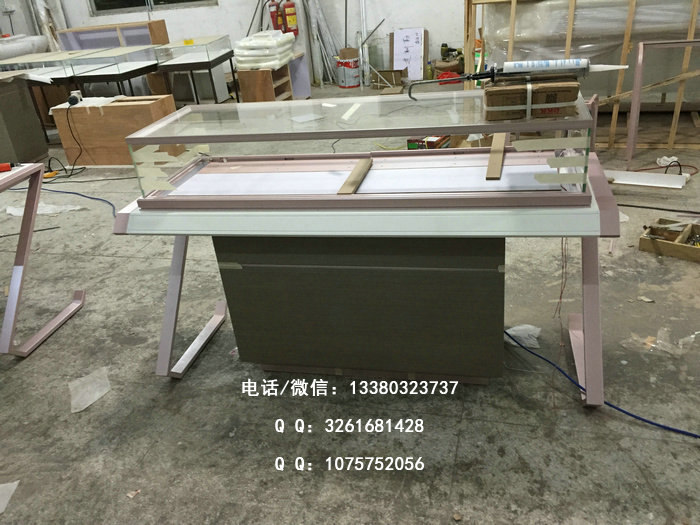 烤漆展柜制作过程中怎样调色