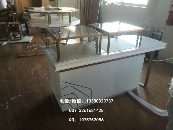 千禧之星珠宝展柜