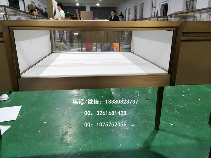 不锈钢珠宝展柜图片