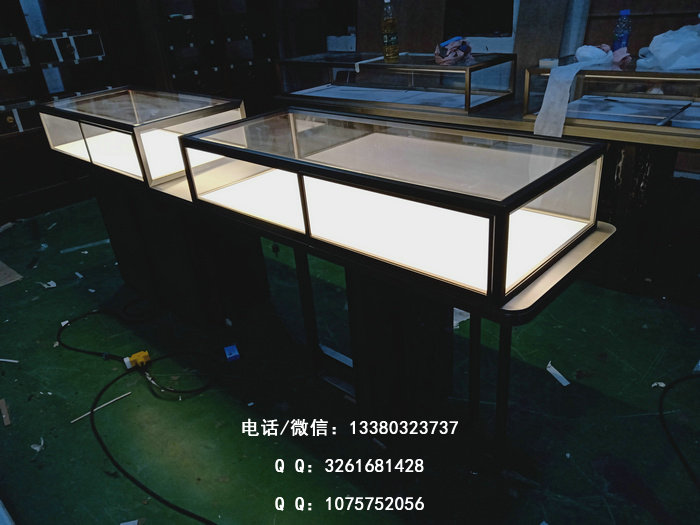 如何挑选合适的精美珠宝展柜