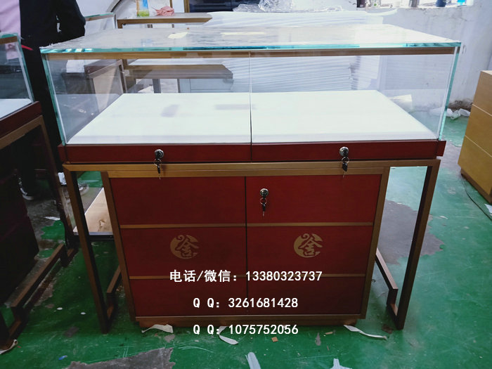 中式风格翡翠展示柜为何深受商家喜爱
