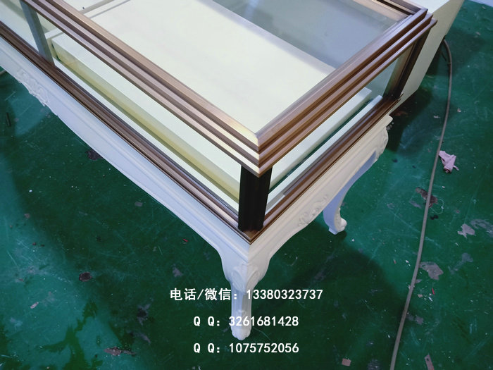 珠宝柜台