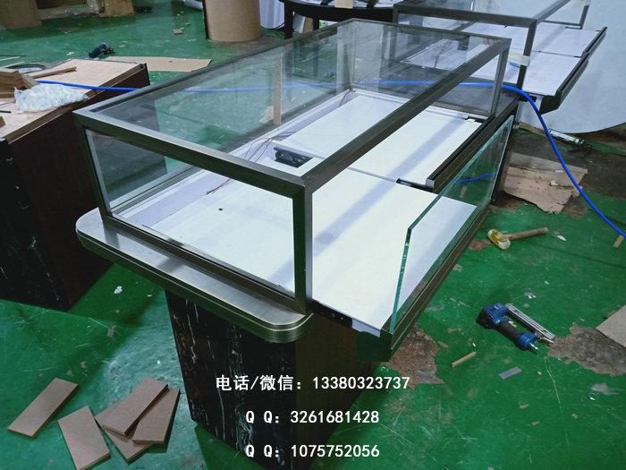 珠宝展示柜如何体现高档时尚效果
