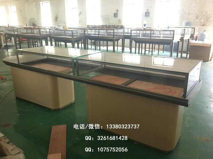 珠宝柜台