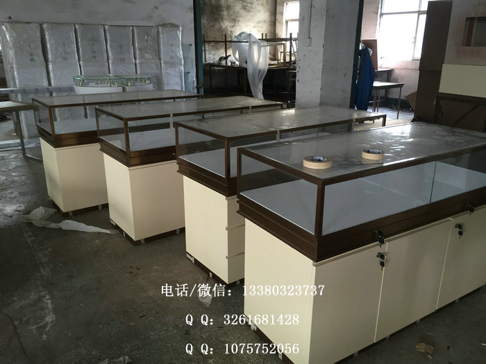 科技推动珠宝展示柜大步向前发展