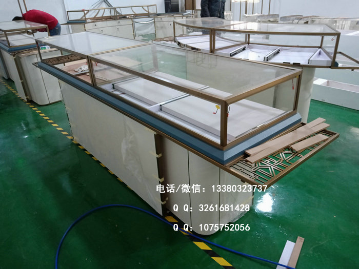 夏天展柜制作注意事项