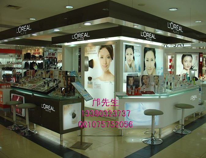 化妆品展柜如何彰显个性化