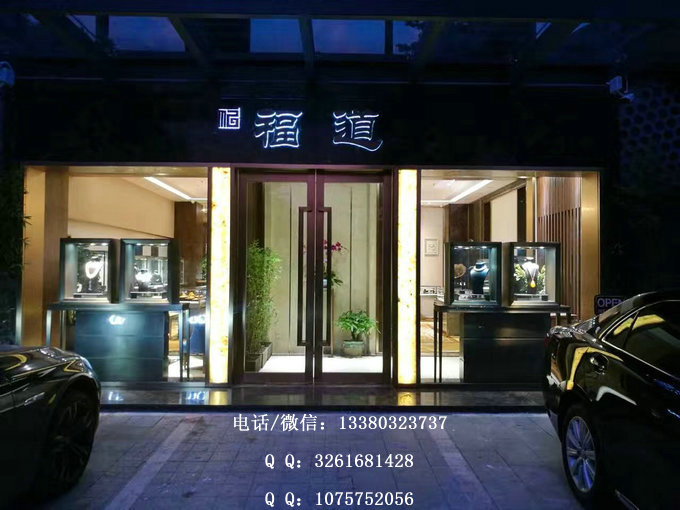 珠宝店橱窗陈列应突出主题内容
