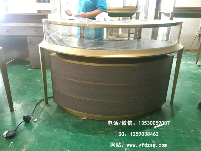 珠宝柜台