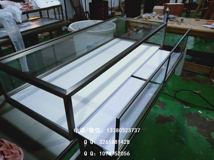 不锈钢展柜算是一种视觉感官的广告方式