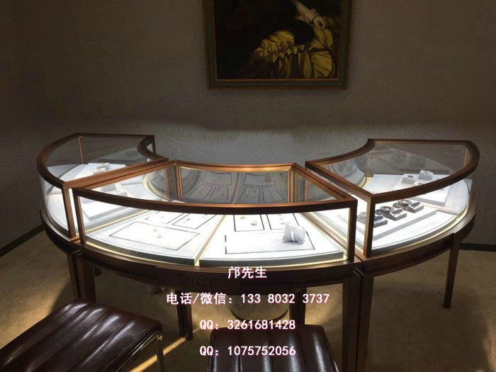 完美高档的不锈钢展柜从包边包角细节鉴别