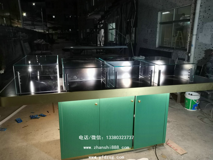 曼古银中岛展台