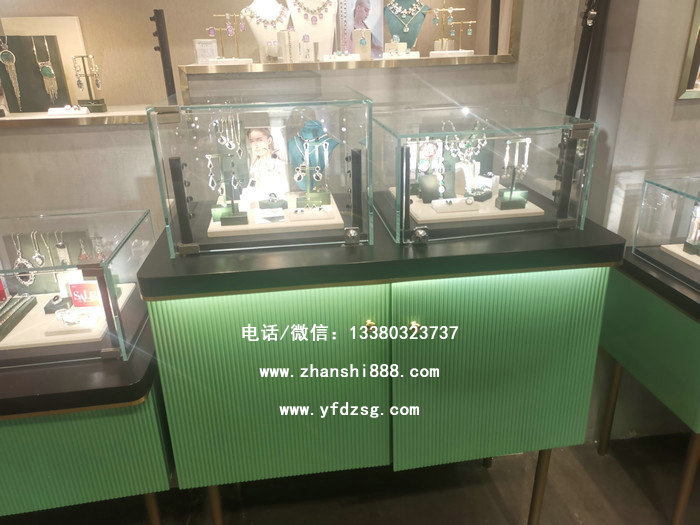 曼古银展柜