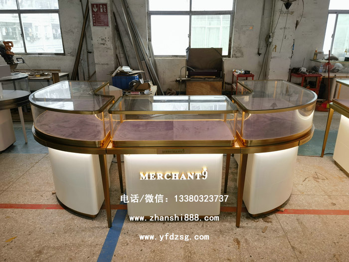 圆弧角珠宝展柜