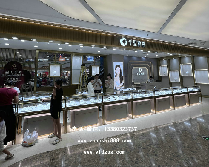珍珠展柜如何巧妙契合形象店的装修